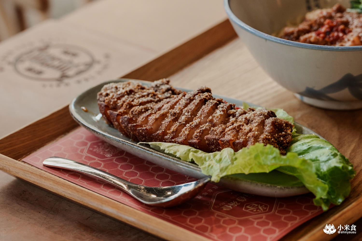 有春茶館-大墩店｜必吃椒鹽燒肉、蜜糖粳粽冰和古早味手路菜，台中公益路美食推薦
