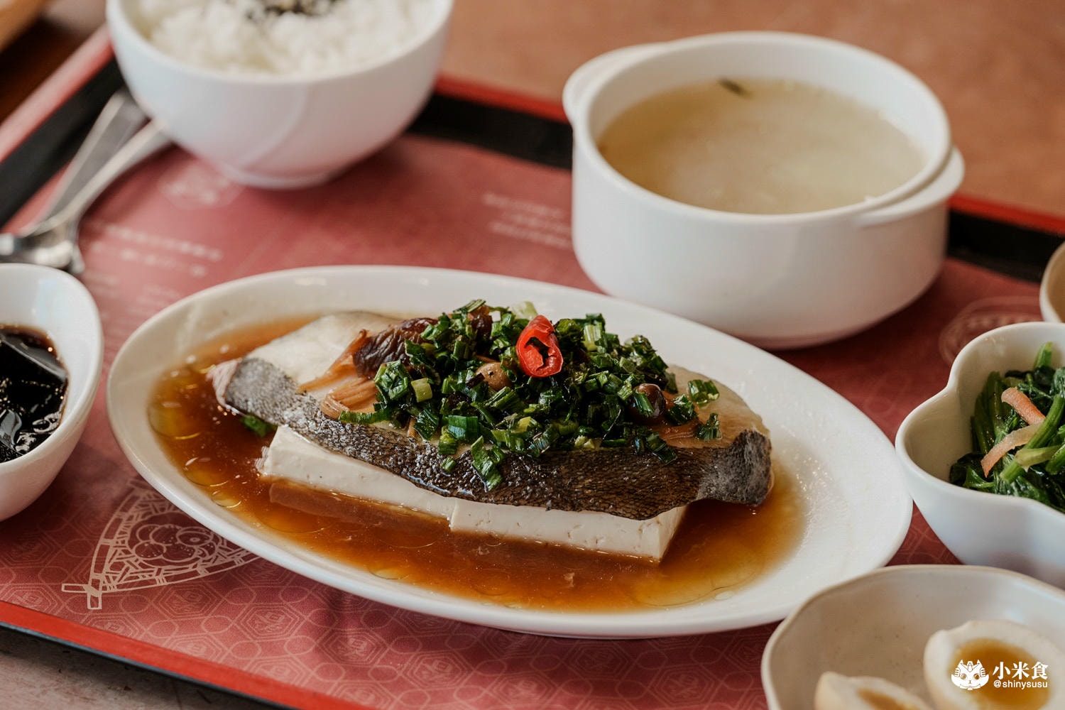 有春茶館-大墩店｜必吃椒鹽燒肉、蜜糖粳粽冰和古早味手路菜，台中公益路美食推薦