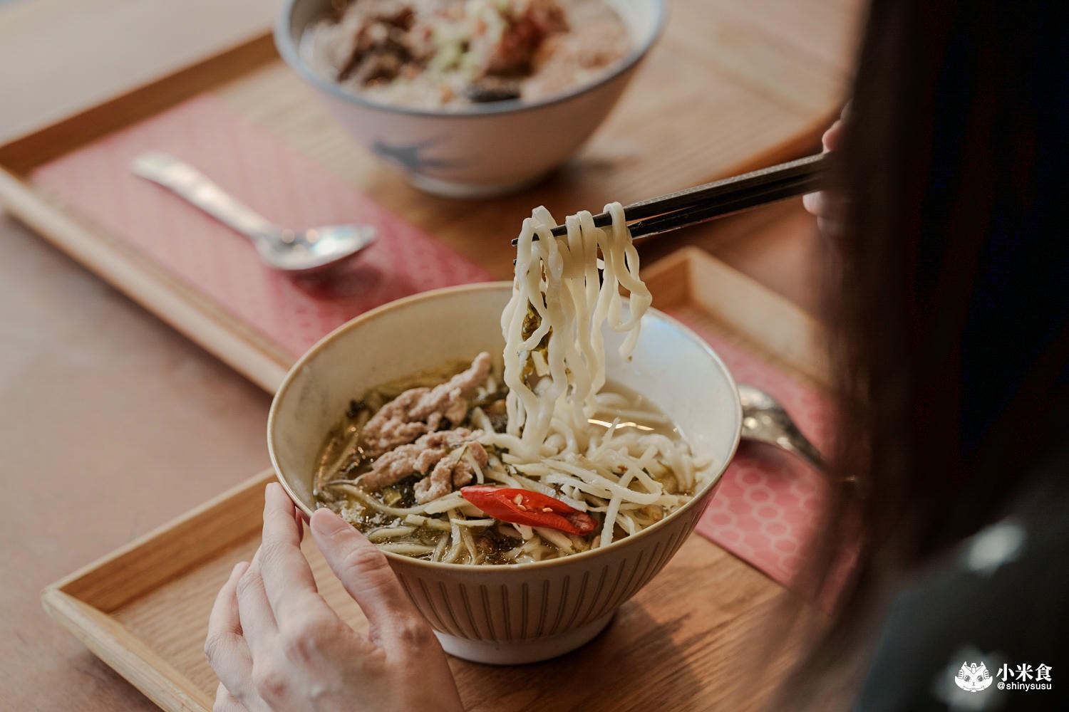 有春茶館-大墩店｜必吃椒鹽燒肉、蜜糖粳粽冰和古早味手路菜，台中公益路美食推薦