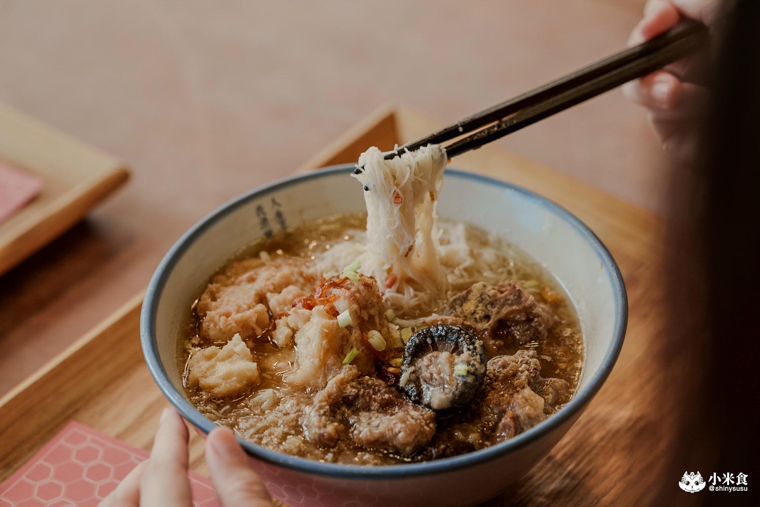 有春茶館-大墩店｜必吃椒鹽燒肉、蜜糖粳粽冰和古早味手路菜，台中公益路美食推薦