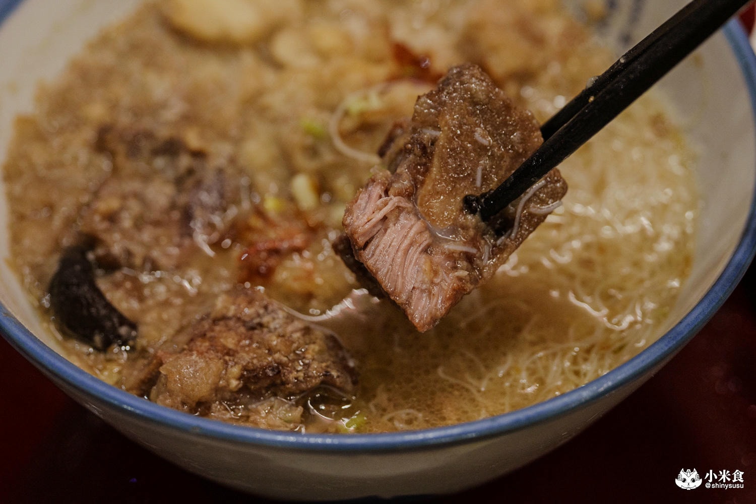 有春茶館-大墩店｜必吃椒鹽燒肉、蜜糖粳粽冰和古早味手路菜，台中公益路美食推薦