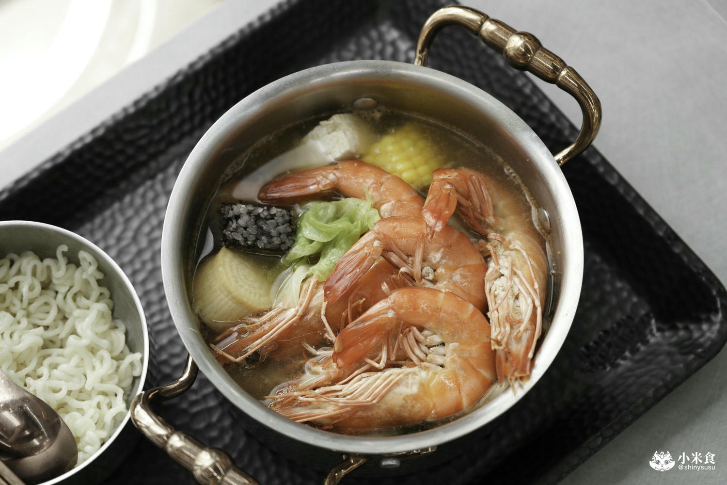 夠暖快享鍋Go warm hotpot|台中南屯新開幕|9起爽吃鍋,不用明火小火鍋,來場科幻小旋風,奔向太空開心吃鍋 - 第15張圖