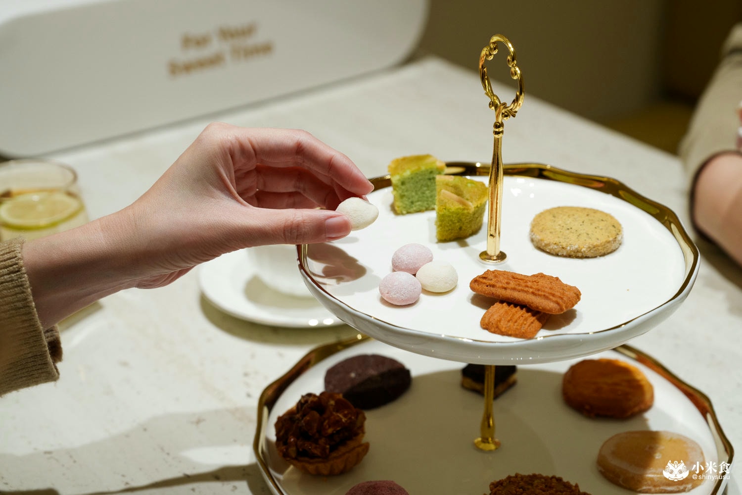 Candy Wedding喜餅|2025台中手工喜餅推薦|步上浪漫紅色緞帶階梯,法式囍餅、彌月蛋糕 - 第54張圖