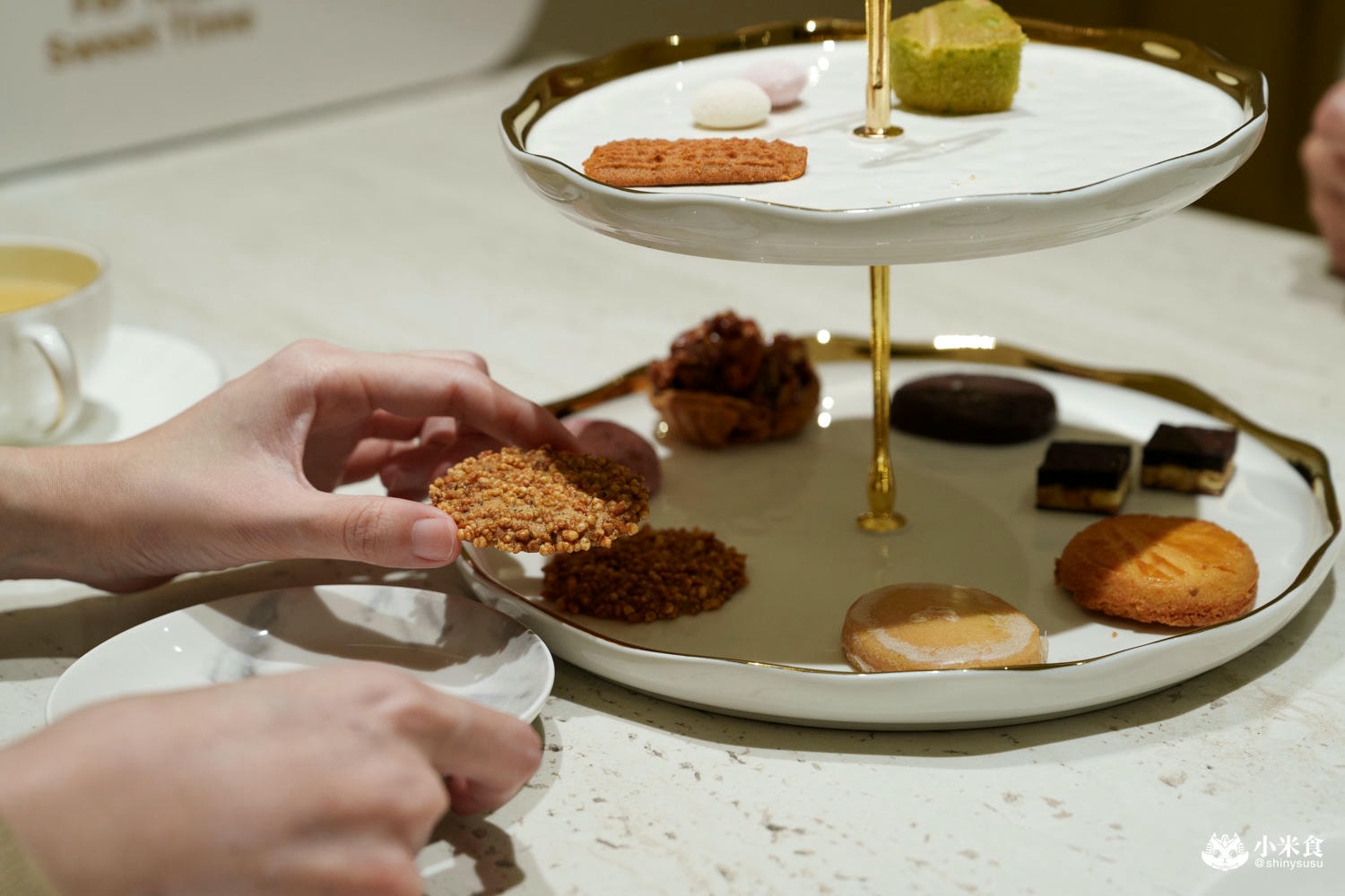 Candy Wedding喜餅|2025台中手工喜餅推薦|步上浪漫紅色緞帶階梯,法式囍餅、彌月蛋糕 - 第60張圖