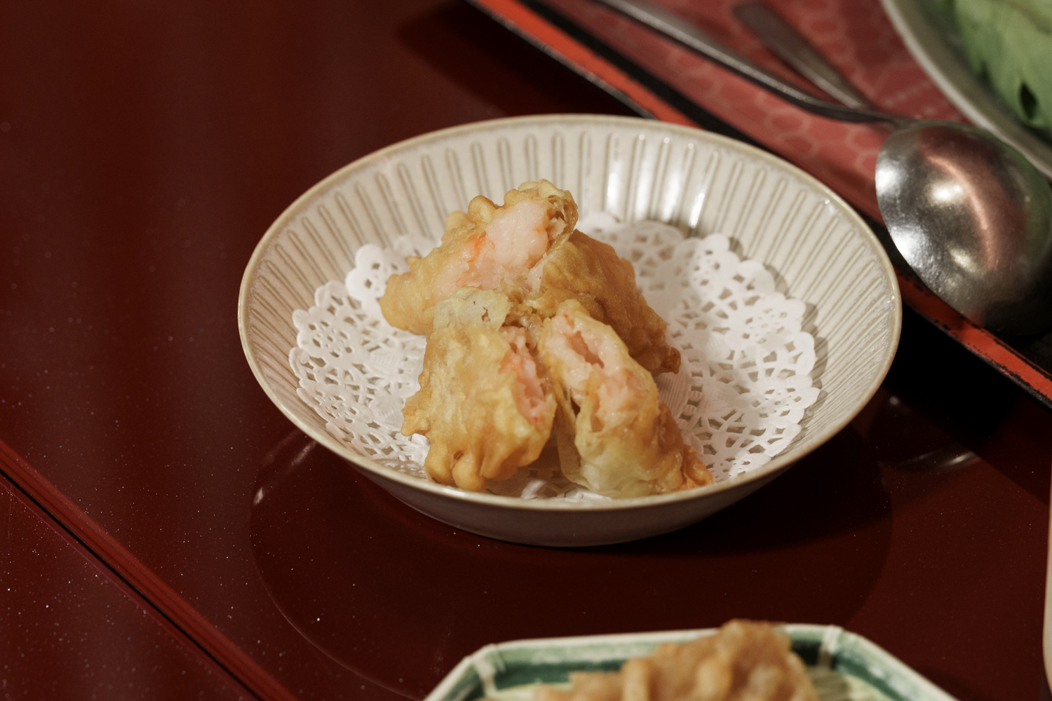 有春茶館-大墩店｜好口碑台中茶館新裝回歸，蜜糖粳粽冰經典必吃！2026新年聚餐尾牙餐廳推薦，台中年菜預訂