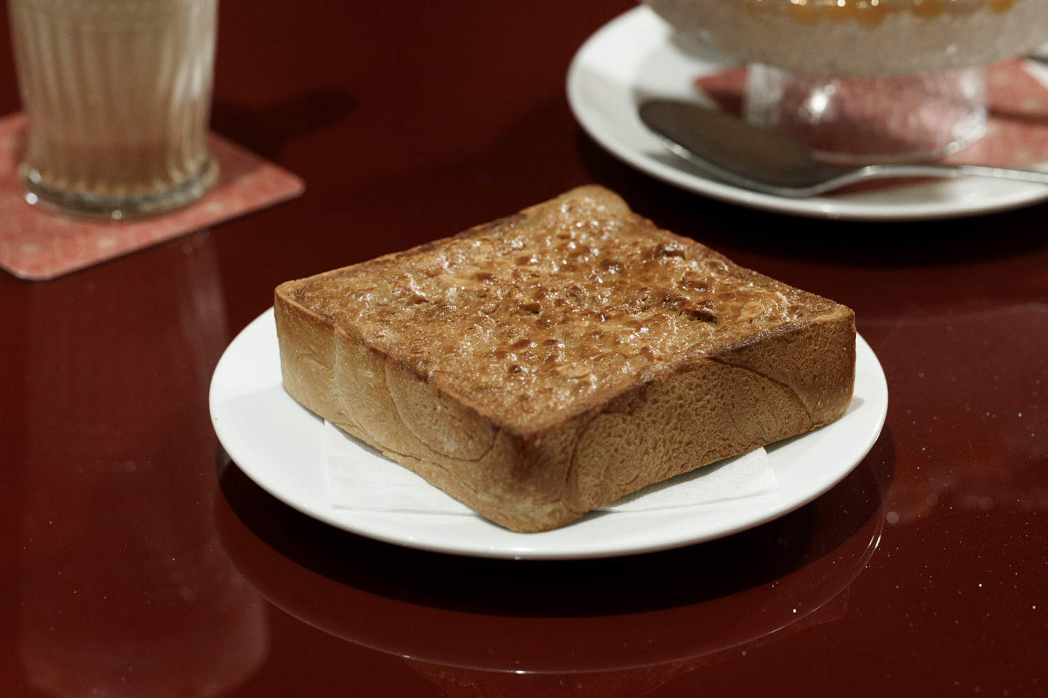 有春茶館-大墩店｜好口碑台中茶館新裝回歸，蜜糖粳粽冰經典必吃！2026新年聚餐尾牙餐廳推薦，台中年菜預訂