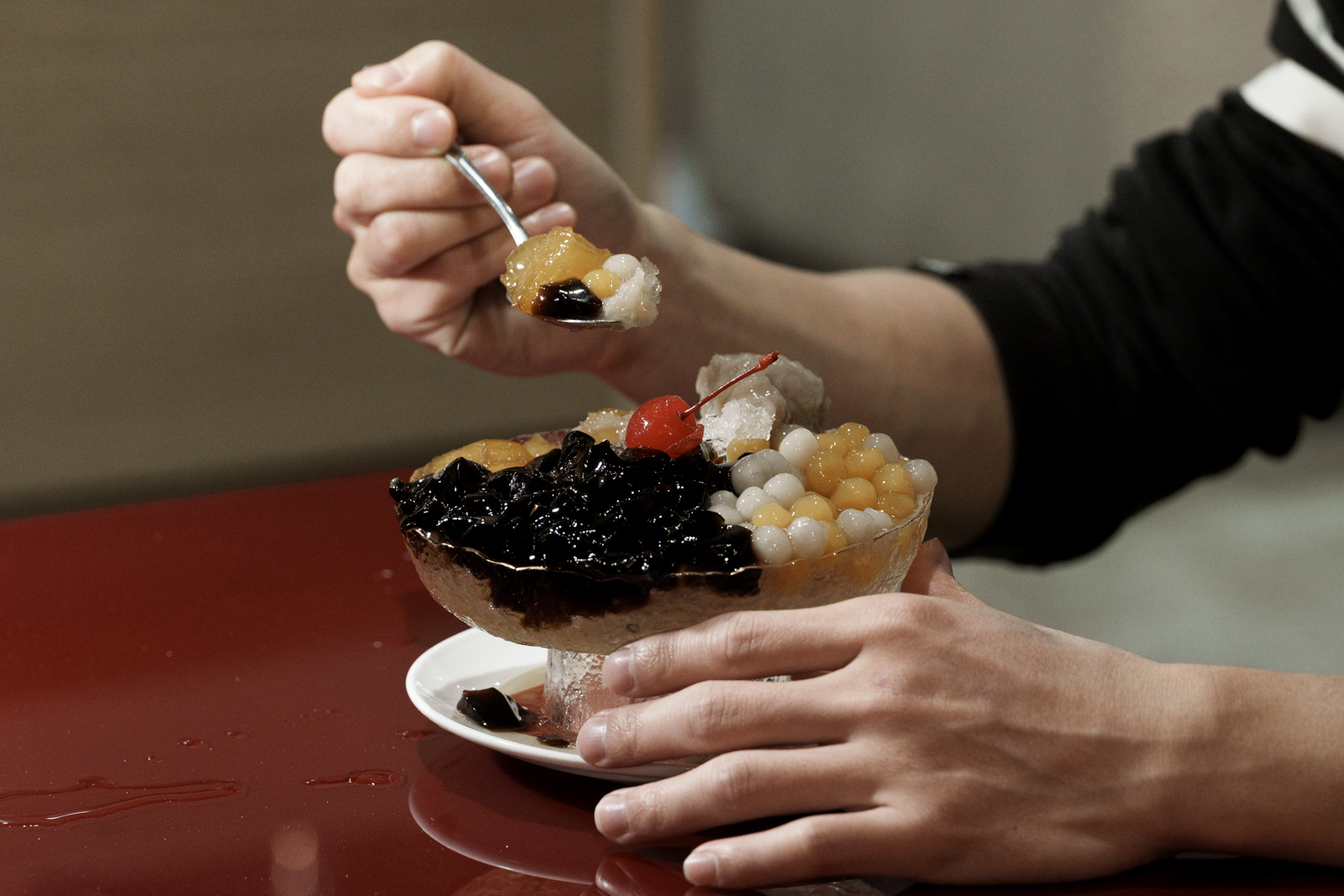 有春茶館-大墩店｜好口碑台中茶館新裝回歸，蜜糖粳粽冰經典必吃！2026新年聚餐尾牙餐廳推薦，台中年菜預訂