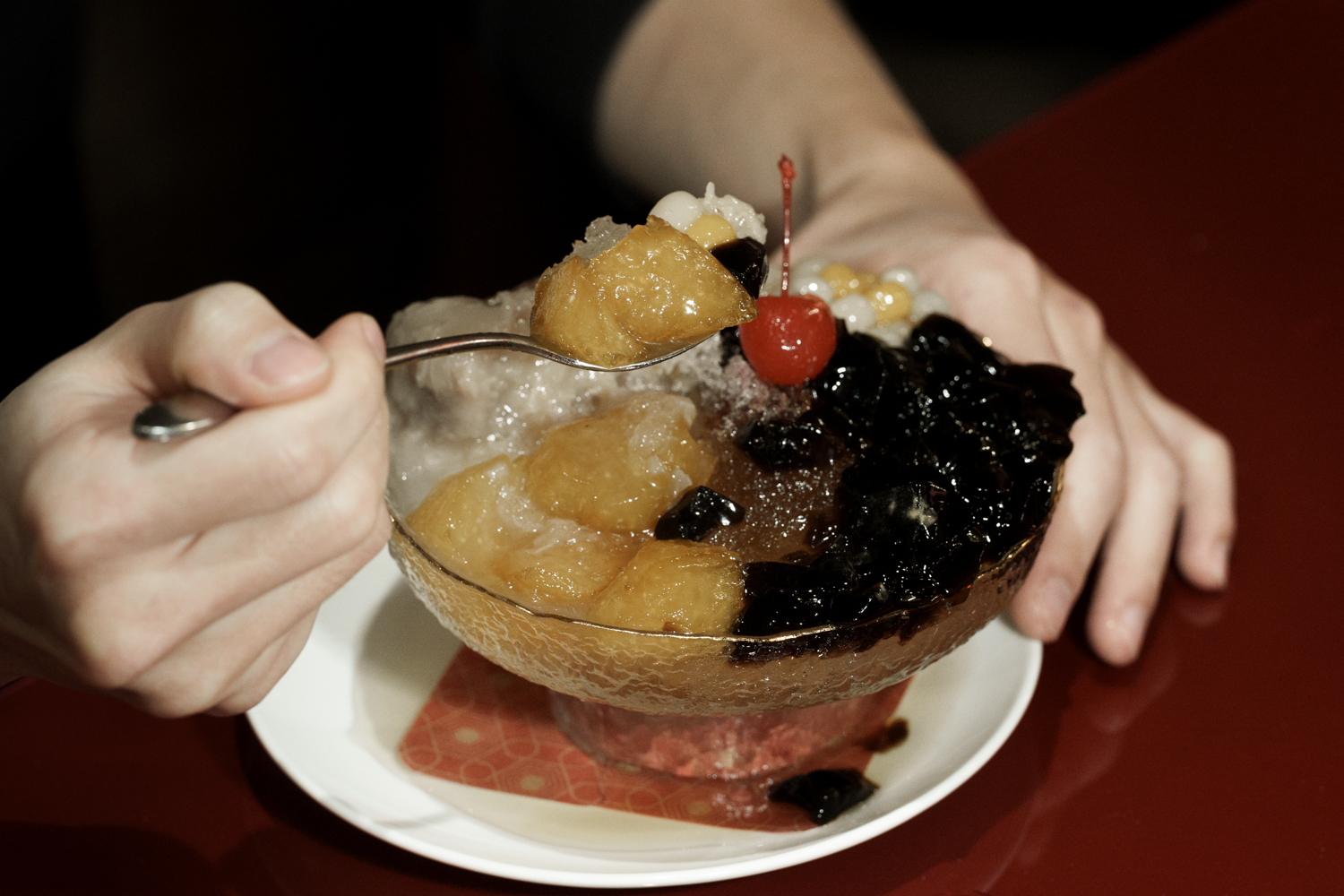 有春茶館-大墩店｜好口碑台中茶館新裝回歸，蜜糖粳粽冰經典必吃！2026新年聚餐尾牙餐廳推薦，台中年菜預訂