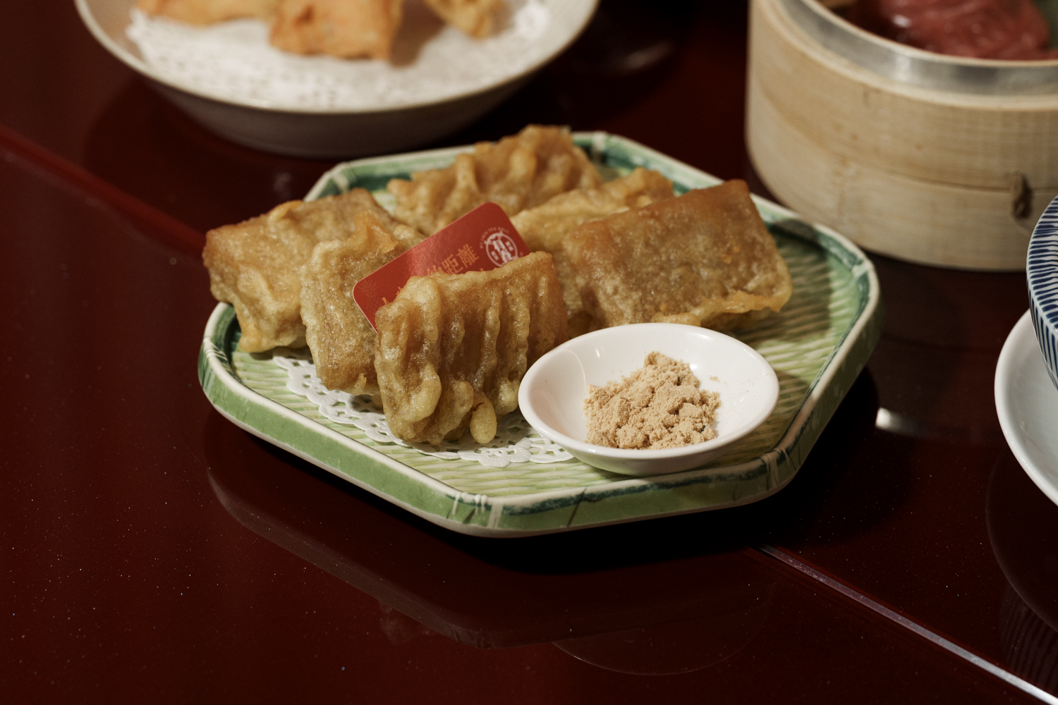 有春茶館-大墩店｜好口碑台中茶館新裝回歸，蜜糖粳粽冰經典必吃！2026新年聚餐尾牙餐廳推薦，台中年菜預訂