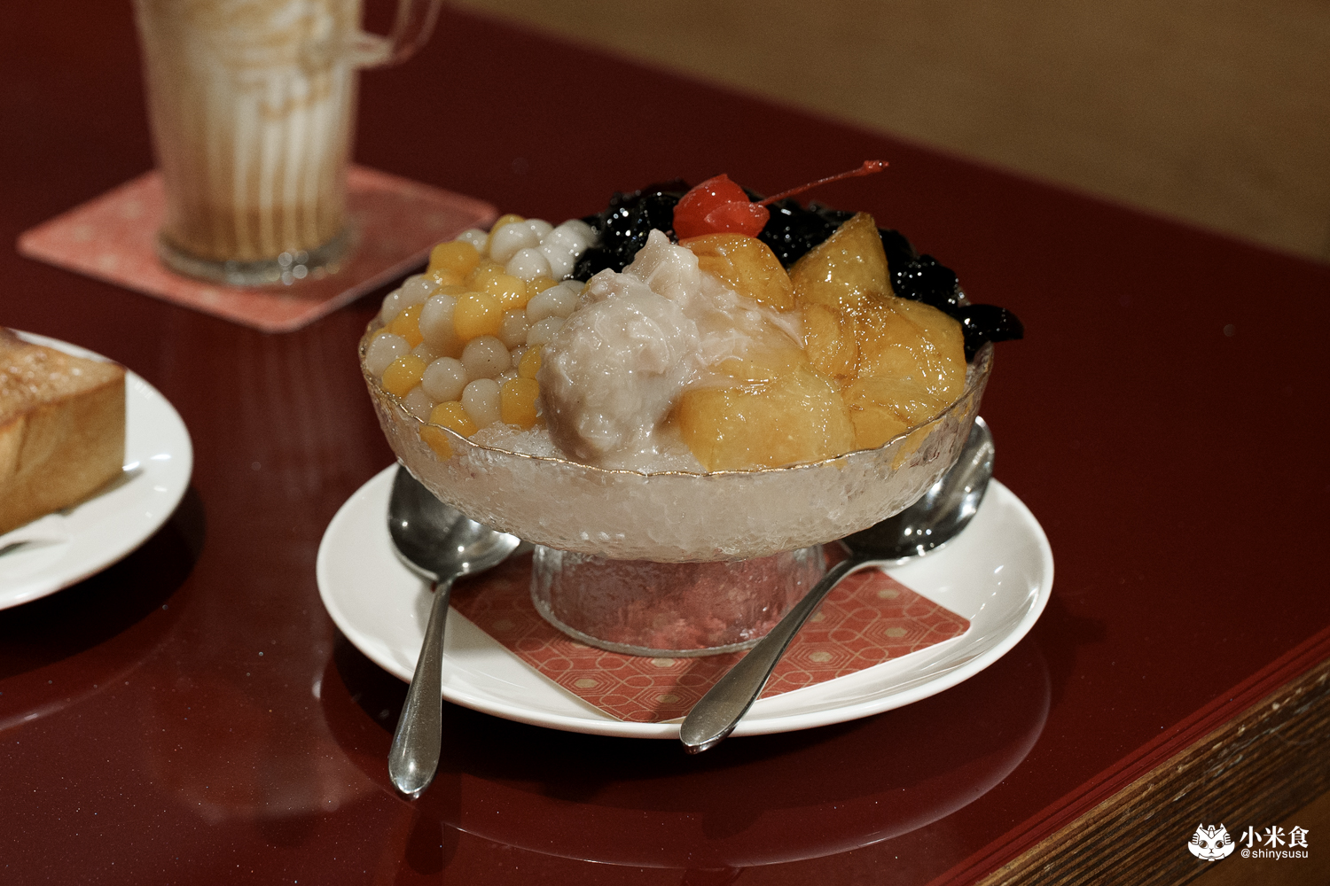 有春茶館-大墩店｜好口碑台中茶館新裝回歸，蜜糖粳粽冰經典必吃！2026新年聚餐尾牙餐廳推薦，台中年菜預訂