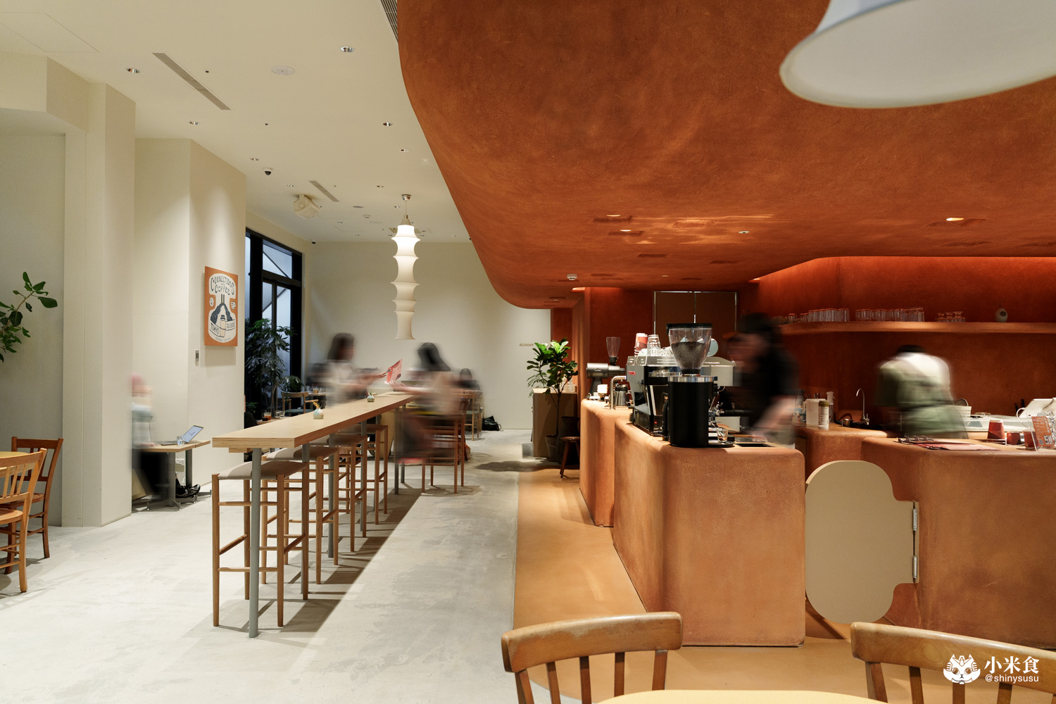 ONIBUS COFFEE 台中老佛爺|紅土穴屋美,好喝咖啡配美味漢堡,2025台中咖啡廳推薦 - 第6張圖