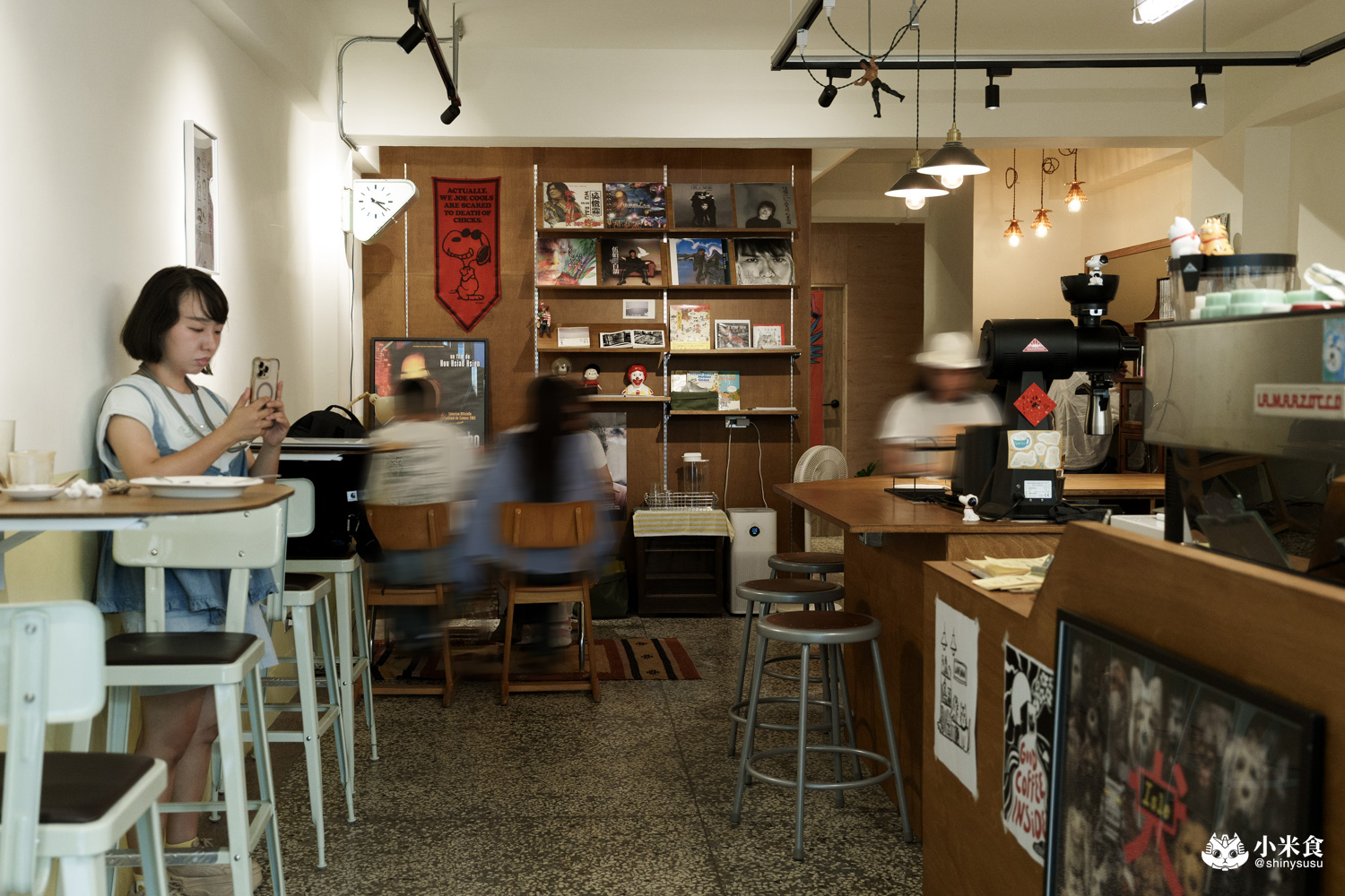 有純咖啡廳|我愛奶酥厚片,在咖啡店裡復古開趴,台中火車站咖啡廳景點,2025台中咖啡廳推薦 - 第12張圖