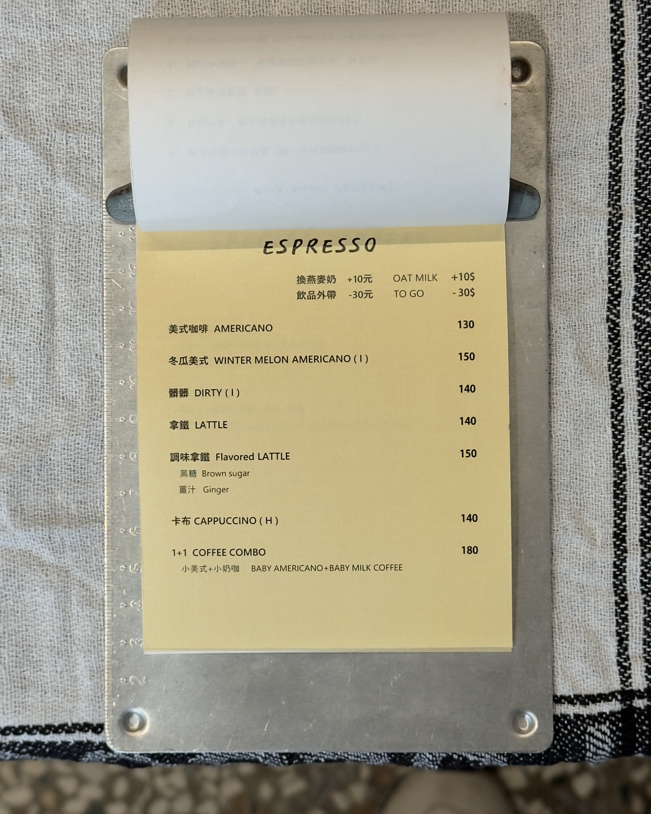 有純咖啡廳|我愛奶酥厚片,在咖啡店裡復古開趴,台中火車站咖啡廳景點,2025台中咖啡廳推薦 - 第28張圖