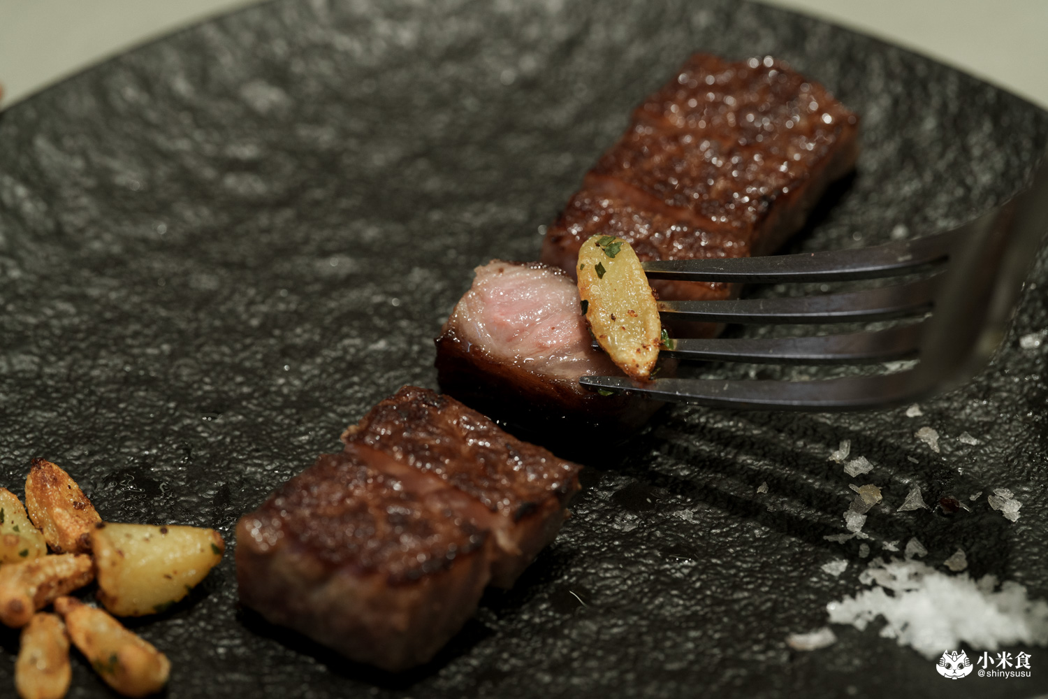 夏登法式鐵板燒 日本A5和牛沙朗 迷迭香白蘭地佐馬爾頓海鹽 夏登法式鐵板燒|城市香草花園,1450+10% 起的11道無菜單料理,可升級龍蝦套餐,台中南屯鐵板燒推薦