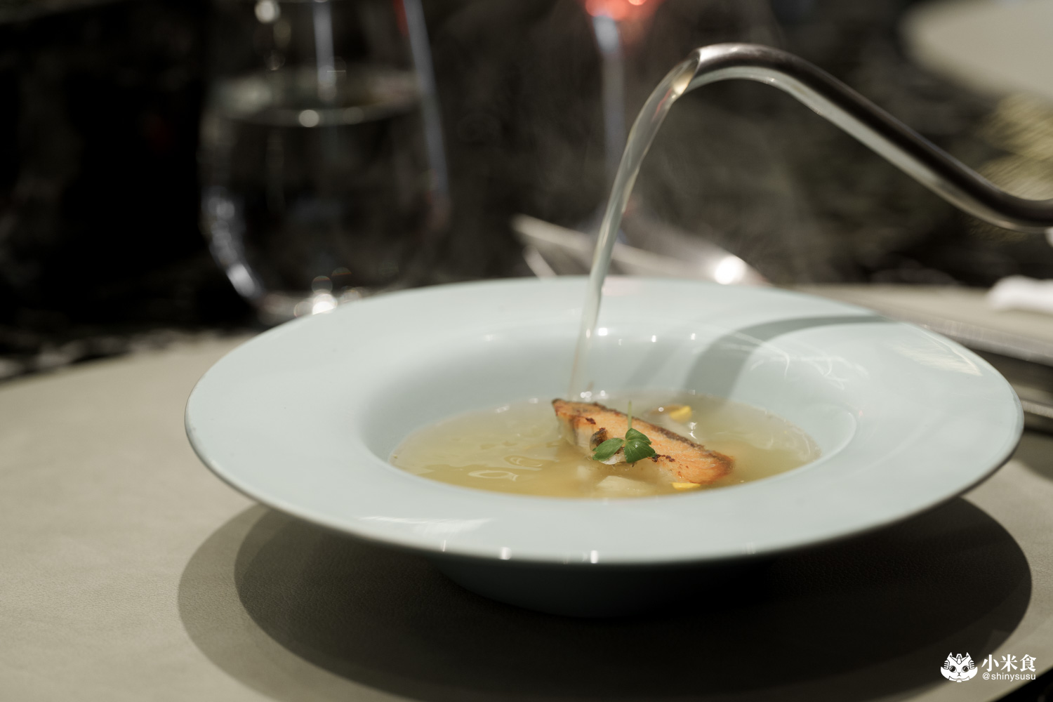 夏登法式鐵板燒 海鱸魚・袖香海鮮清湯 夏登法式鐵板燒 海鱸魚・袖香海鮮清湯