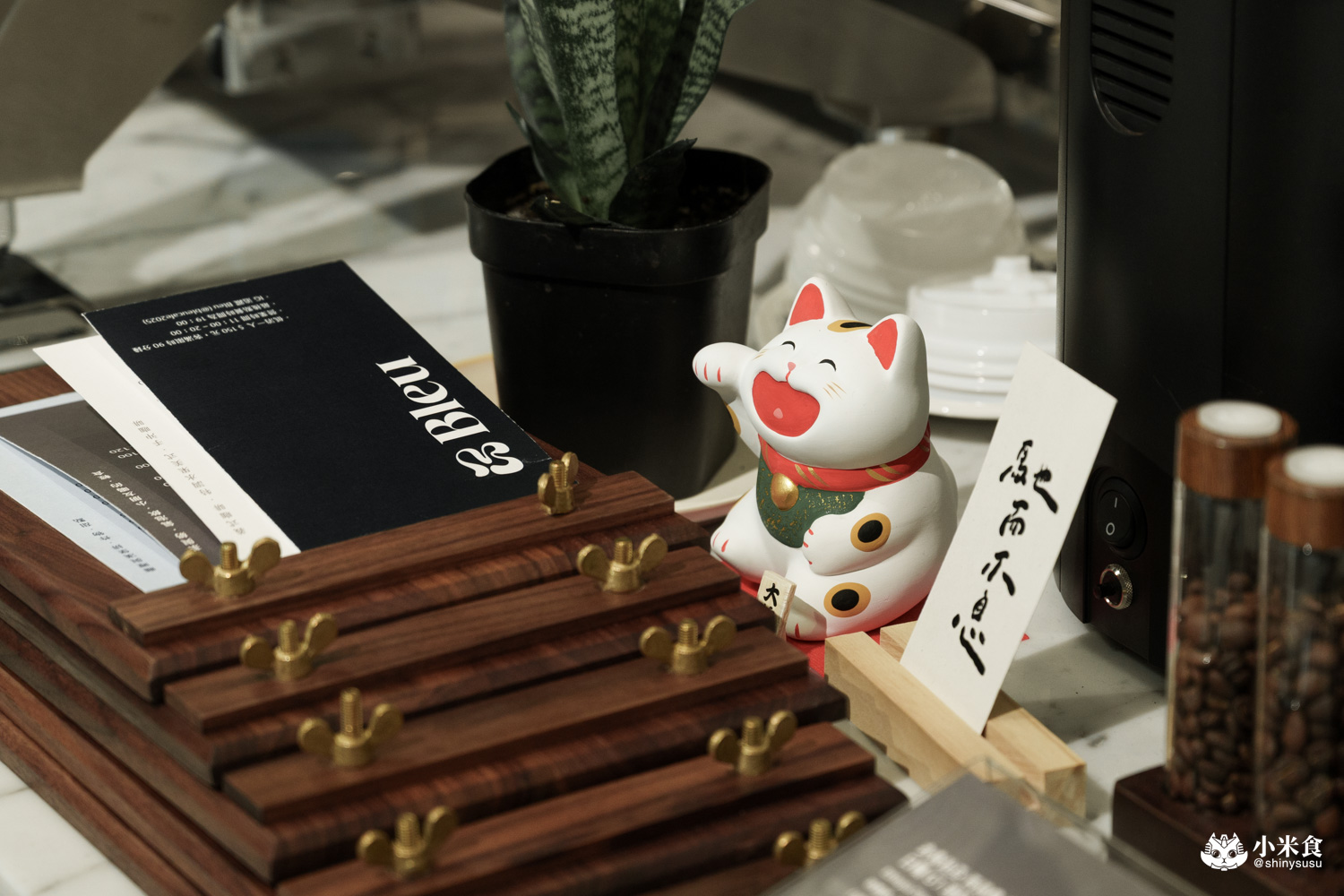 Bleu Cafe|城市裡的忘憂藍綠洲,2025台中咖啡廳推薦|西區新開幕,科博館周邊美食 - 第23張圖