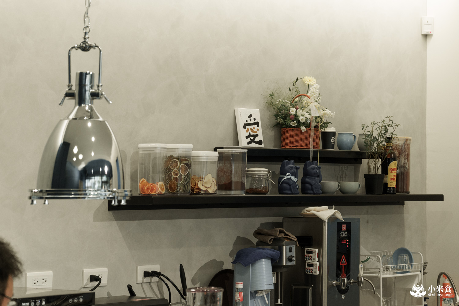 Bleu Cafe|城市裡的忘憂藍綠洲,2025台中咖啡廳推薦|西區新開幕,科博館周邊美食 - 第12張圖