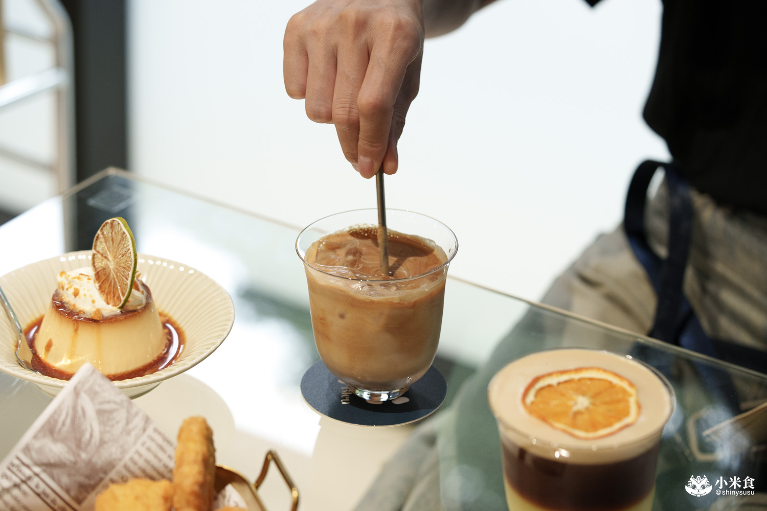 Bleu Cafe|城市裡的忘憂藍綠洲,2025台中咖啡廳推薦|西區新開幕,科博館周邊美食 - 第25張圖