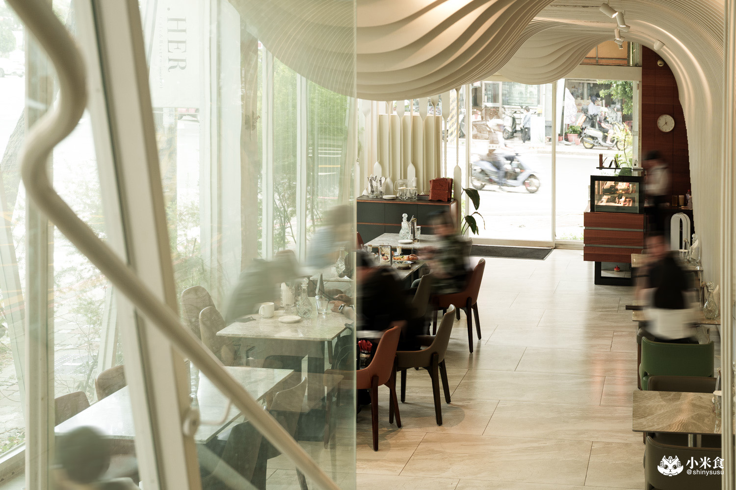 Jin Her今鶴義式餐酒館逢甲店|在得獎建築裡,享受森林系美味,2025台中義大利麵推薦,逢甲聚餐餐廳 - 第12張圖