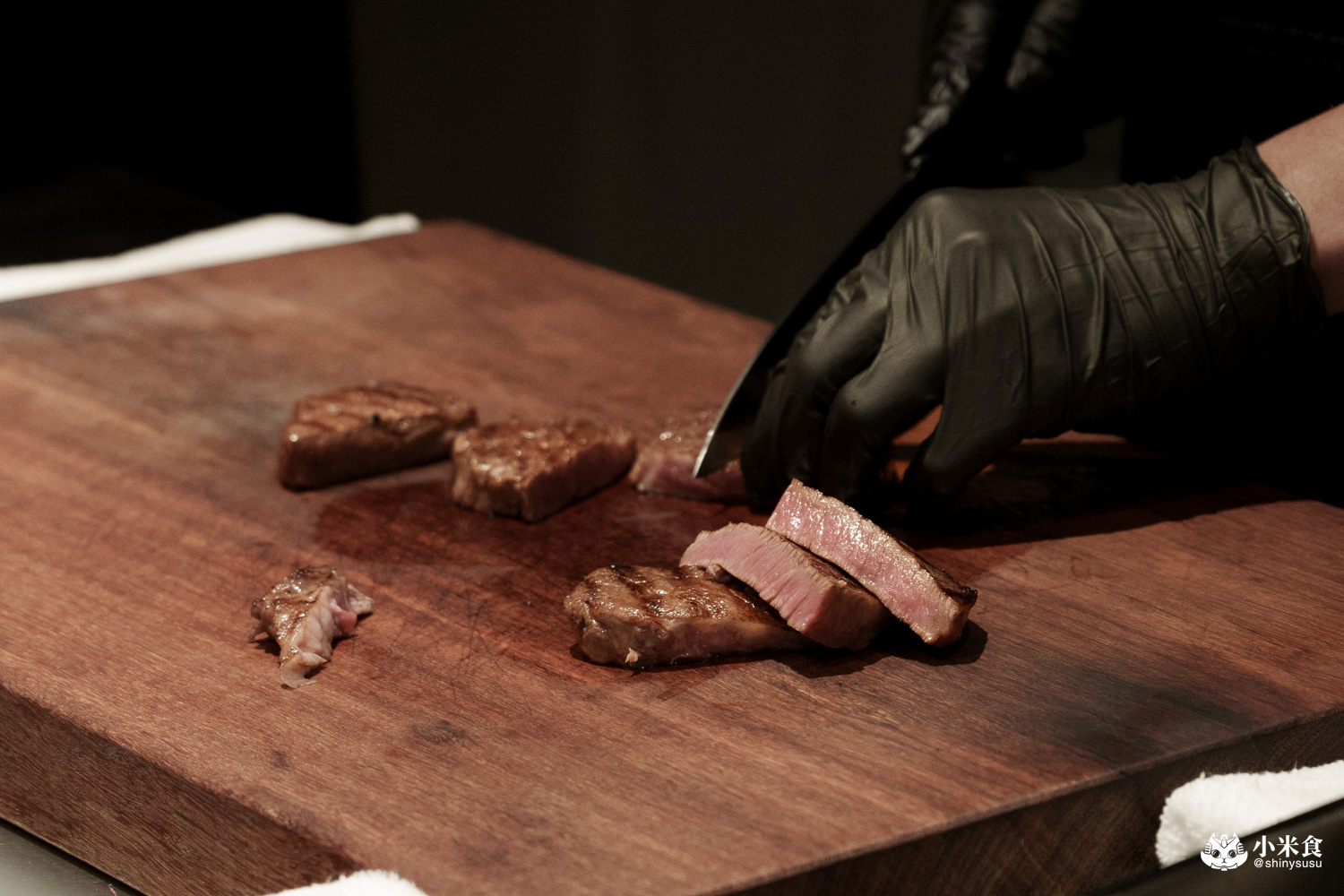 正義燒肉｜肉即正義，和牛無國界，台中無菜單燒肉料理，勤美誠品約會餐廳