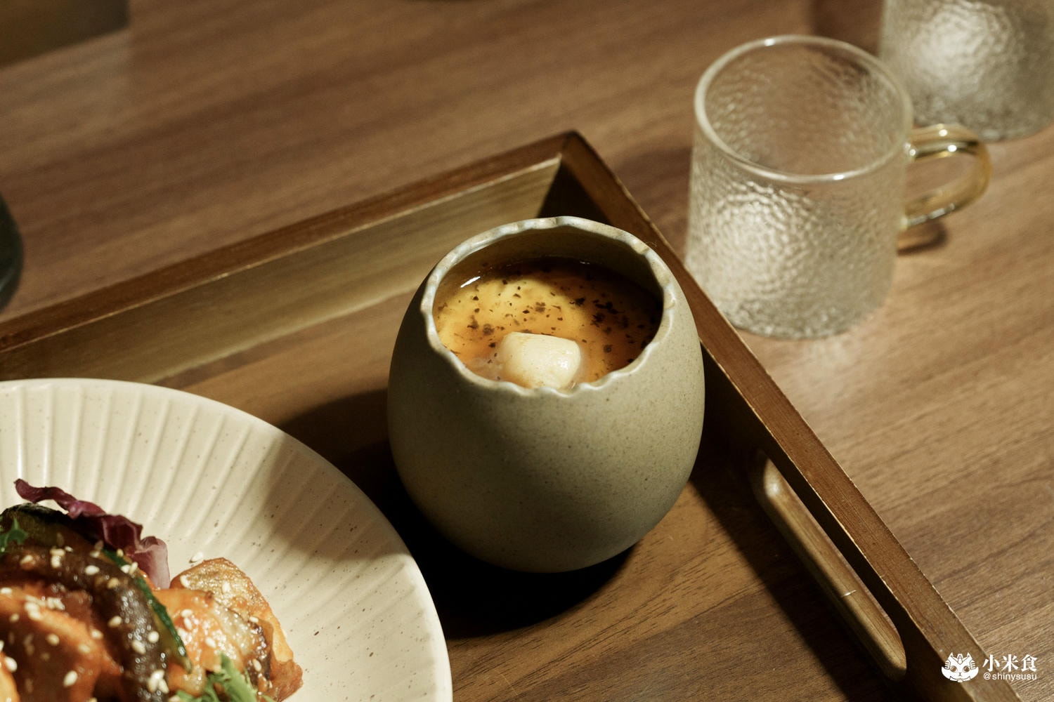 究鶴餐館｜蒜味鮮蝦飯是好評招牌，高雄復古風小餐館推薦，左營聚餐餐廳