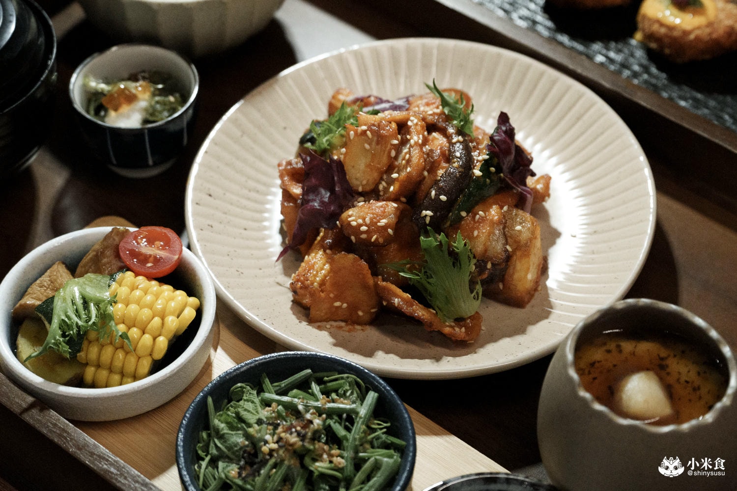 究鶴餐館｜蒜味鮮蝦飯是好評招牌，高雄復古風小餐館推薦，左營聚餐餐廳