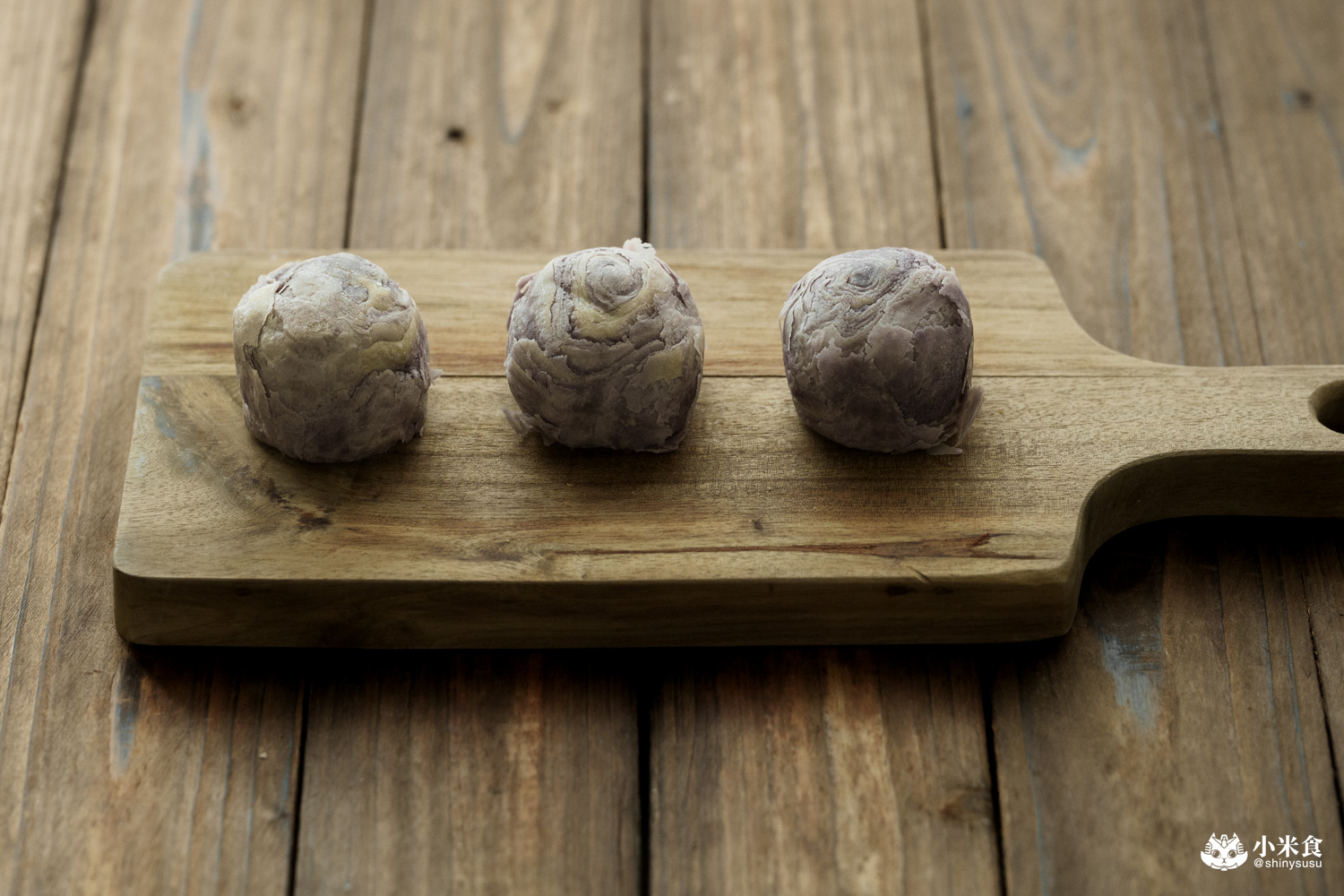 慧上癮 Hui Love it｜好吃紅土蛋黃酥和流心芋頭酥，台灣伴手禮推薦，台北行天宮必買伴手禮