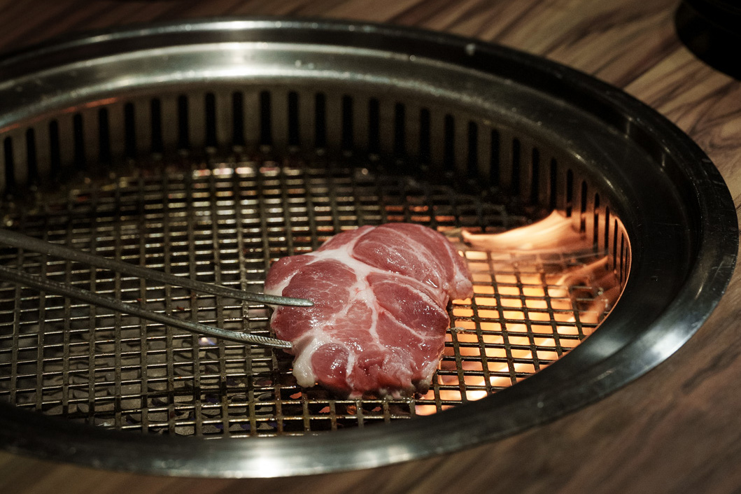 本大股燒肉私廚燒肉|2680元套餐18道精彩料理開箱,日本A5和牛,2026台中燒肉推薦 - 第77張圖 本大股燒肉私廚燒肉|2680元套餐18道精彩料理開箱,日本A5和牛,2026台中燒肉推薦