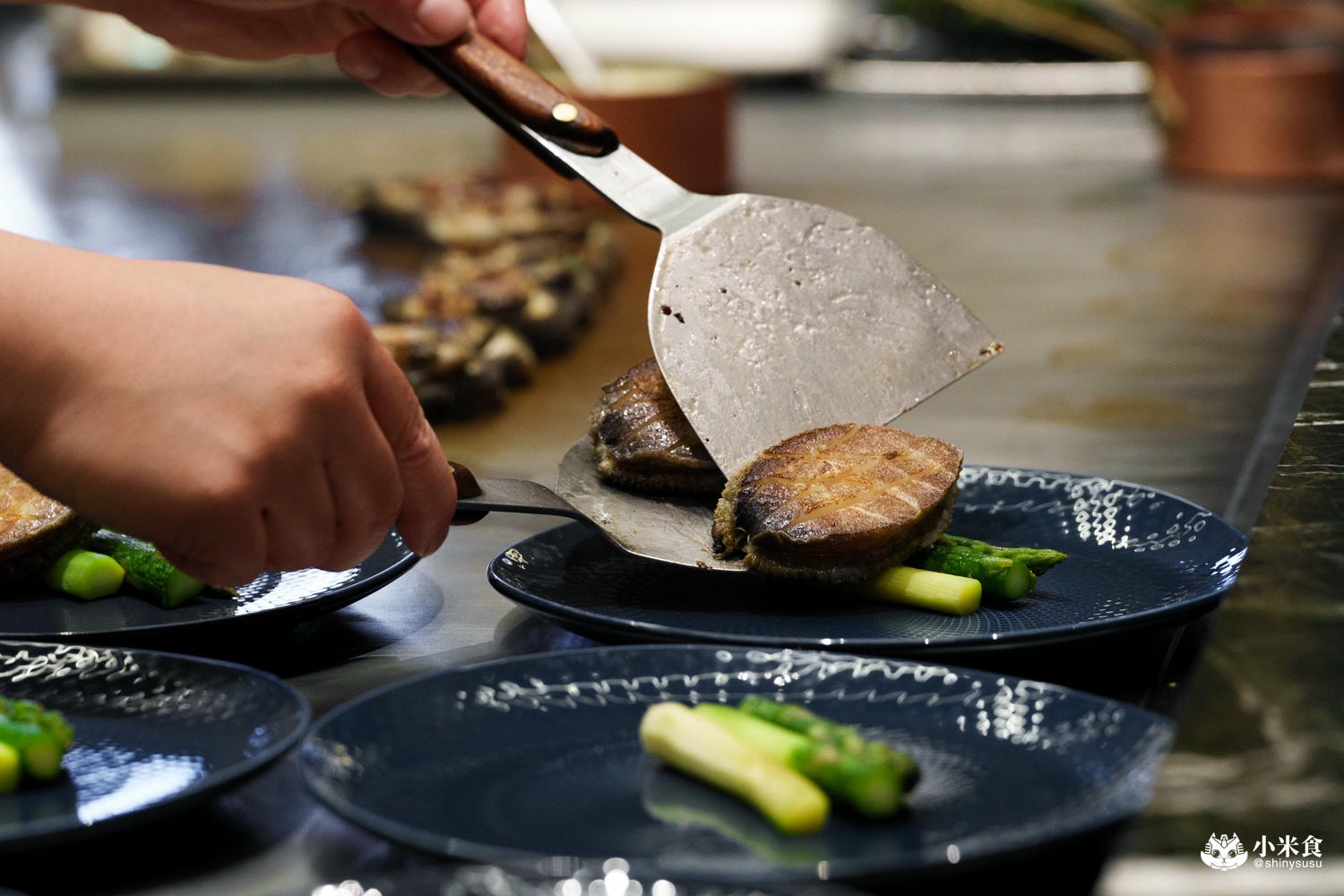 夏登法式鐵板燒 南非活鮑魚·天鵝絨白醬 夏登法式鐵板燒|台中南屯無菜單鐵板燒推薦,1480元起享11道法式香草料理