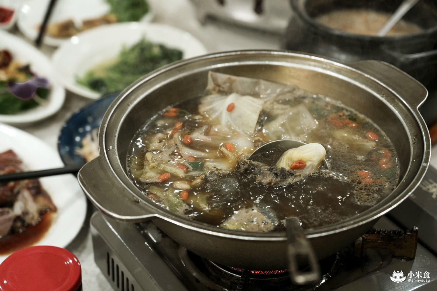 大祥海鮮燒鵝餐廳|台中台式熱炒店推薦,必吃燒鵝和烏骨雞湯,秋天還有好吃螃蟹,西屯聚餐餐廳 - 第50張圖 大祥海鮮燒鵝餐廳|台中台式熱炒店推薦,必吃燒鵝和烏骨雞湯,秋天還有好吃螃蟹,西屯聚餐餐廳