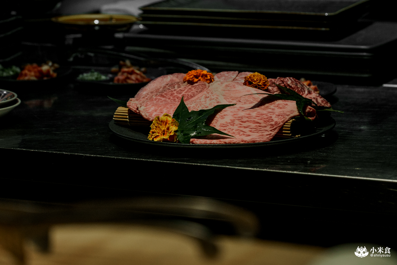 響板前燒肉｜$2280+10%無菜單板前和牛燒肉，台中南屯燒肉推薦，當月壽星有壽桃來仙氣慶生