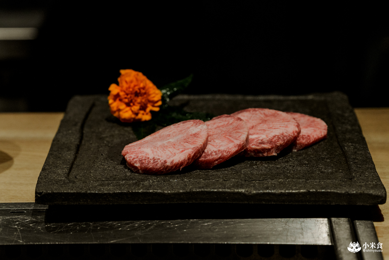 響板前燒肉｜$2280+10%無菜單板前和牛燒肉，台中南屯燒肉推薦，當月壽星有壽桃來仙氣慶生