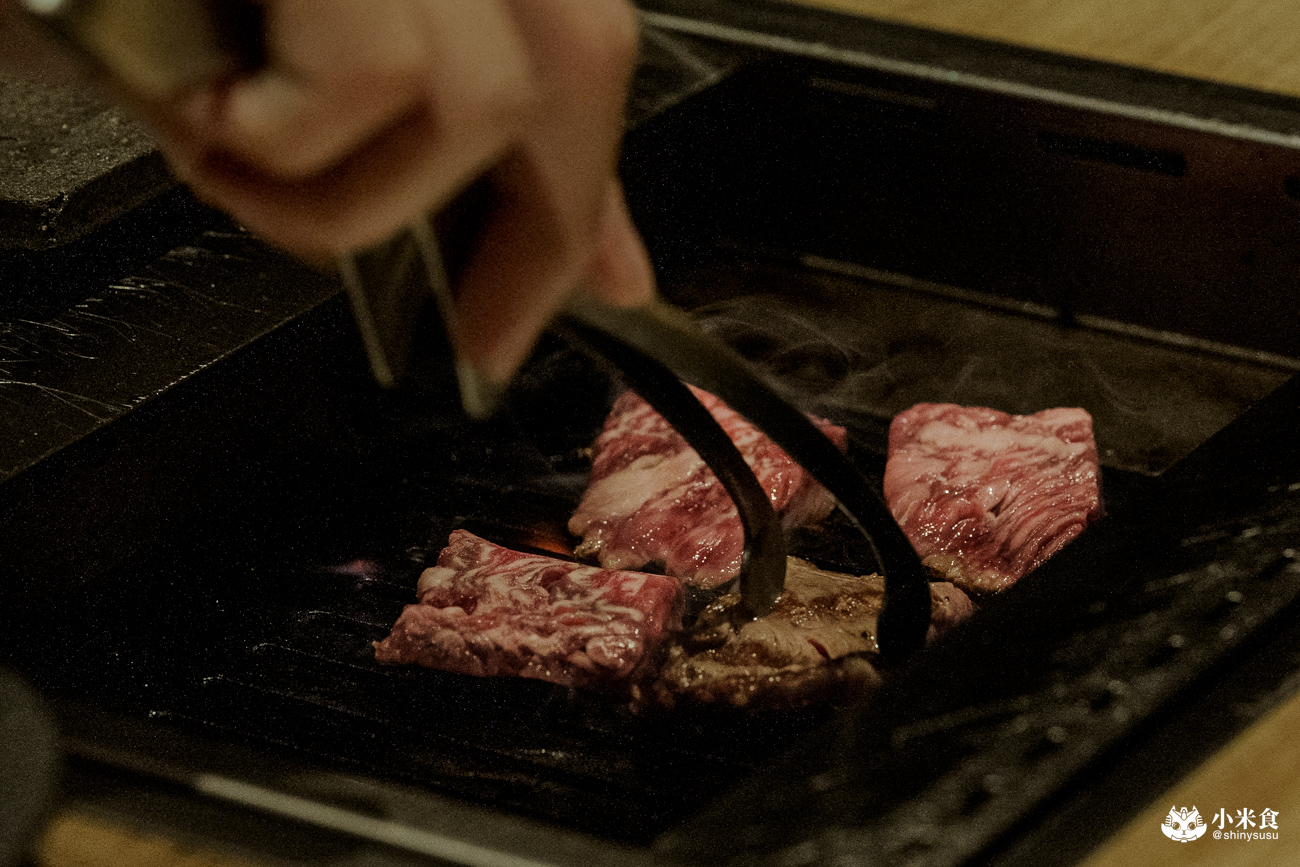 響板前燒肉｜$2280+10%無菜單板前和牛燒肉，台中南屯燒肉推薦，當月壽星有壽桃來仙氣慶生