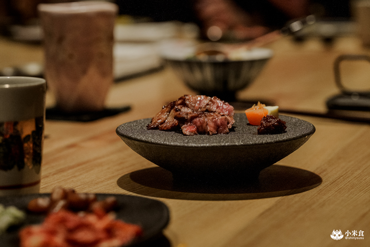 響板前燒肉｜$2280+10%無菜單板前和牛燒肉，台中南屯燒肉推薦，當月壽星有壽桃來仙氣慶生