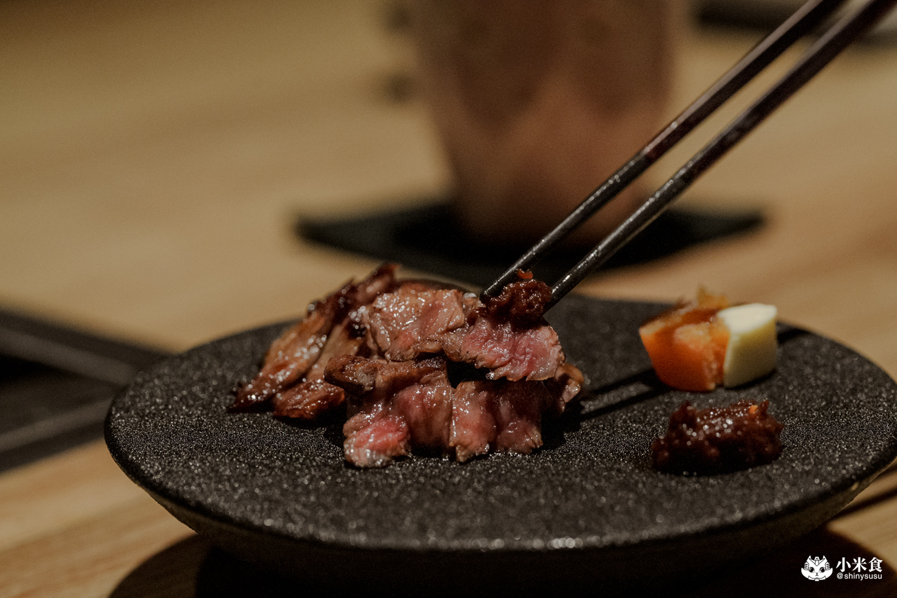 響板前燒肉｜$2280+10%無菜單板前和牛燒肉，台中南屯燒肉推薦，當月壽星有壽桃來仙氣慶生