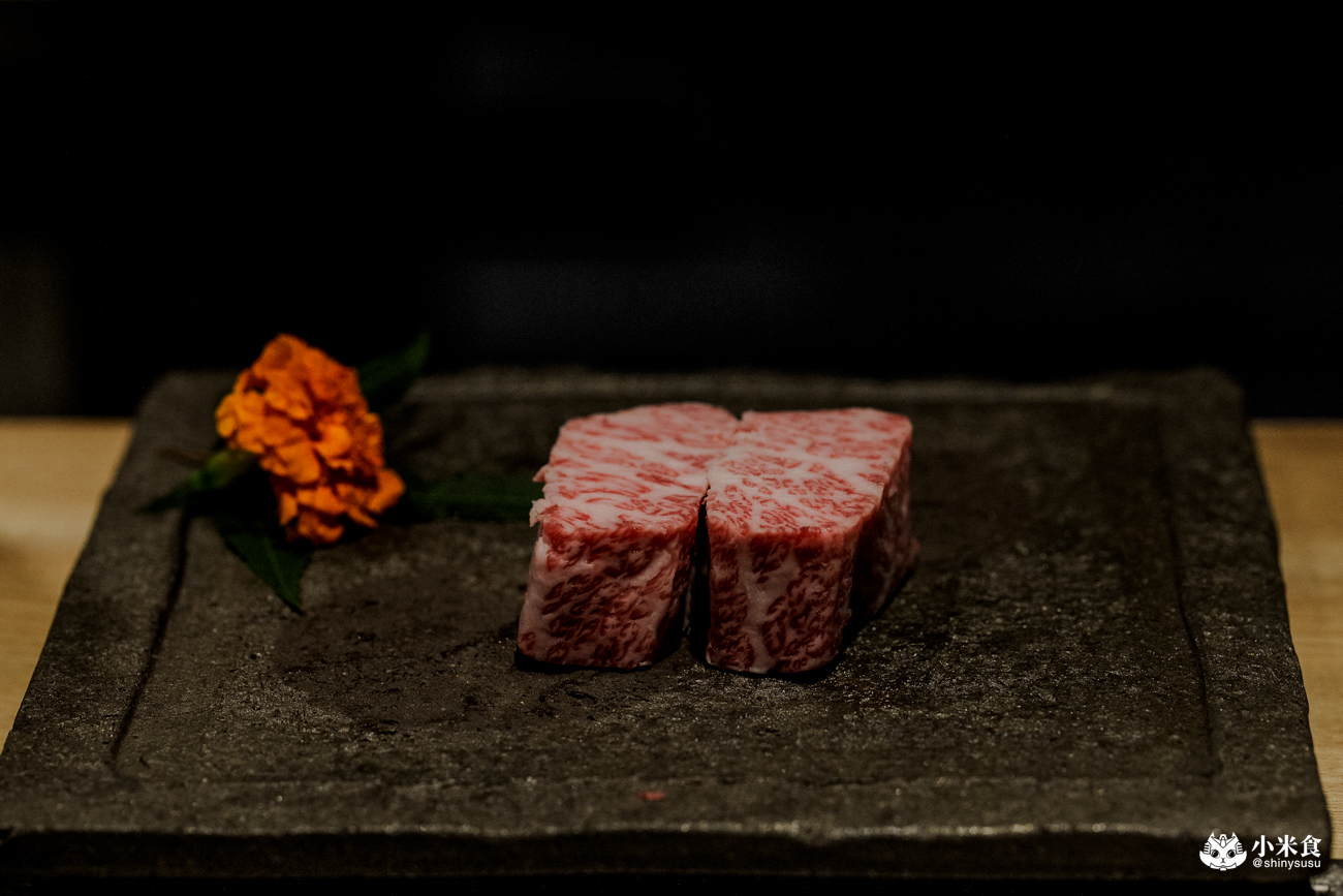 響板前燒肉｜$2280+10%無菜單板前和牛燒肉，台中南屯燒肉推薦，當月壽星有壽桃來仙氣慶生