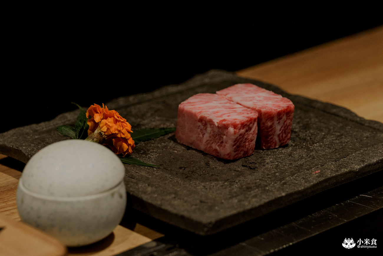 響板前燒肉｜$2280+10%無菜單板前和牛燒肉，台中南屯燒肉推薦，當月壽星有壽桃來仙氣慶生