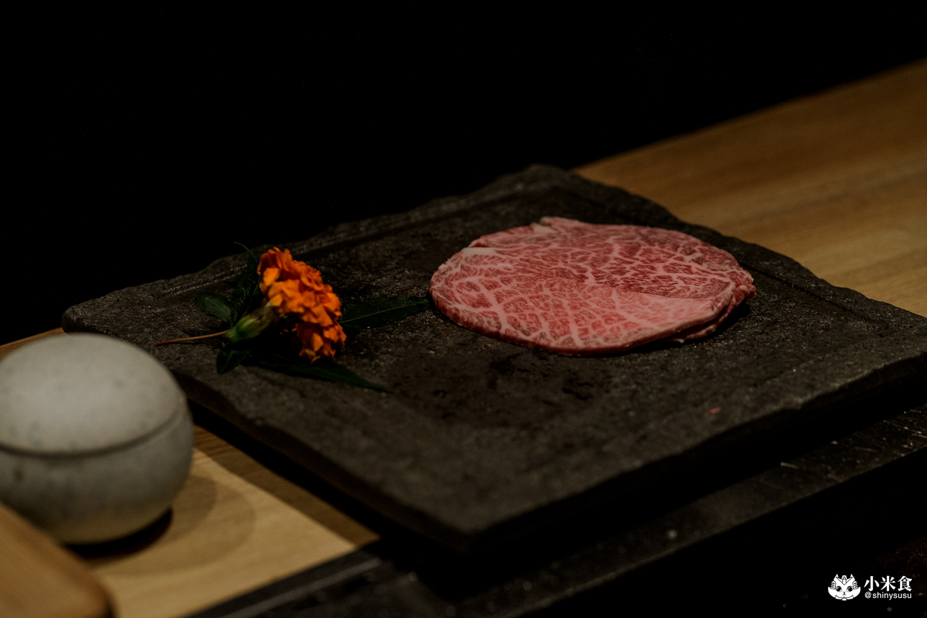 響板前燒肉｜$2280+10%無菜單板前和牛燒肉，台中南屯燒肉推薦，當月壽星有壽桃來仙氣慶生