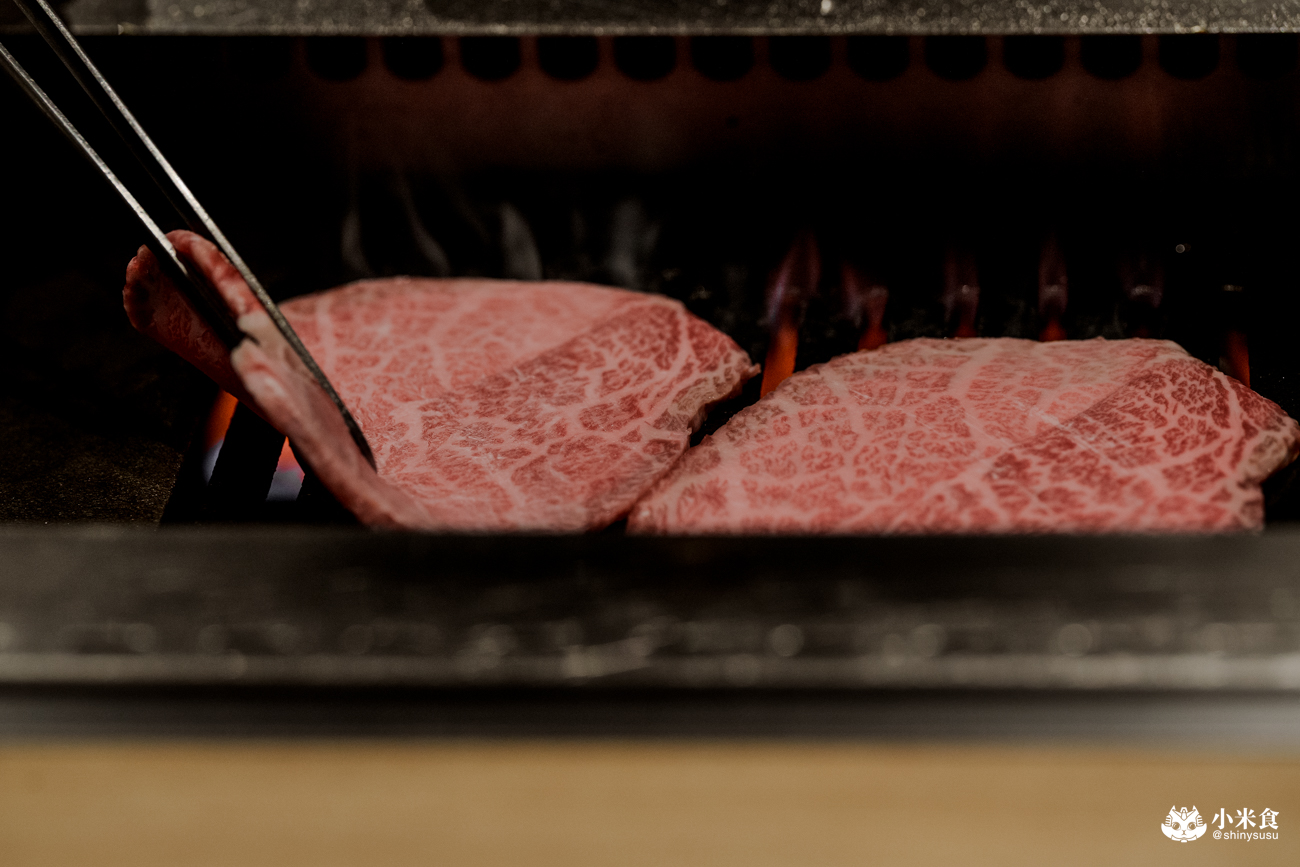 響板前燒肉｜$2280+10%無菜單板前和牛燒肉，台中南屯燒肉推薦，當月壽星有壽桃來仙氣慶生